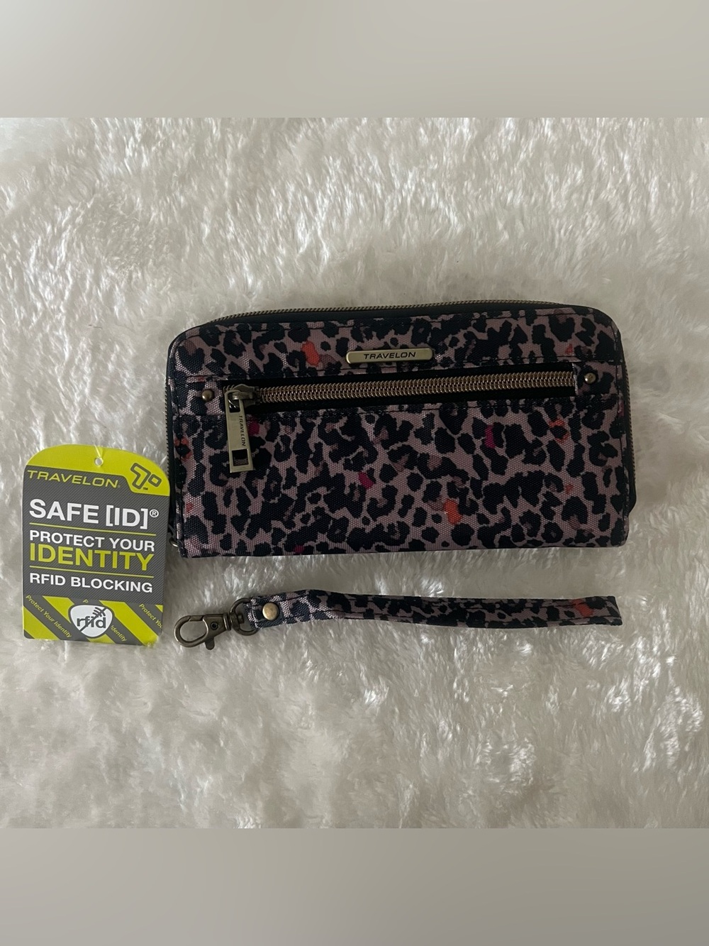 Travelon RFID Wristlet Wallet